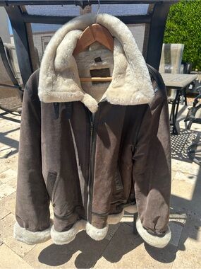 St John’s Bay Leather and Sherpa Bomber Aviator Jacket Size Lg.